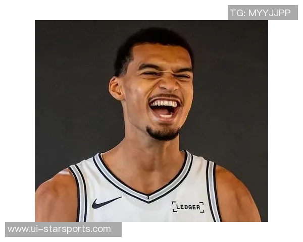 华子赞文班亚马封盖能力出众脚步灵活称其为独一无二的篮球天才 华子赞文班亚马封盖能力出众脚步灵活称其为独一无二的篮球天才